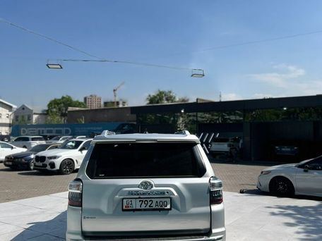 Toyota 4Runner, 2018 — сүрөт 2
