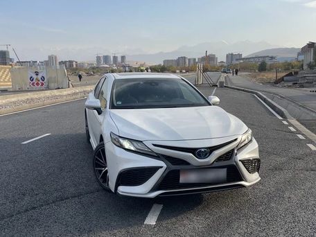 Toyota Camry, 2023 — photo 1