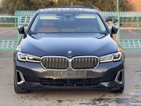 BMW 5 серии, 2021 — 照片 1