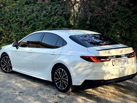 Toyota Camry, 2025 — photo 6