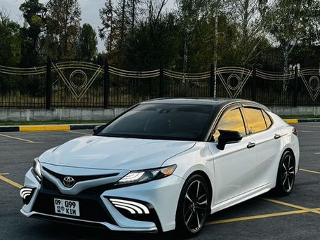 Toyota Camry, 2019 — photo 2