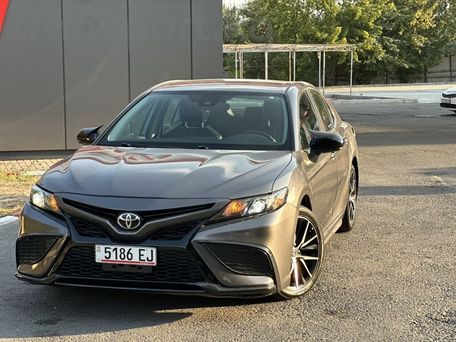 Toyota Camry, 2021 — фото 2