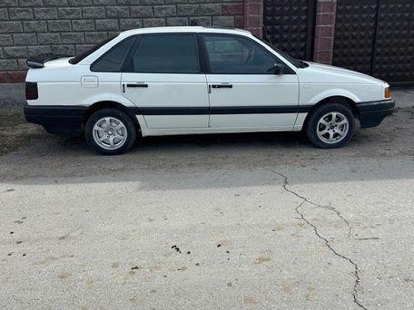 Volkswagen Passat, 1989
