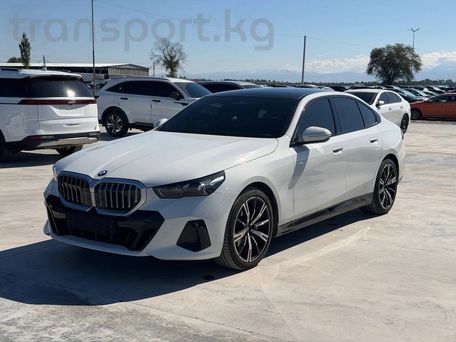 BMW 5 Series, 2025 — photo 1