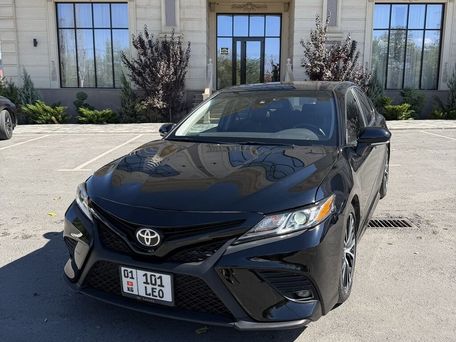 Toyota Camry, 2018 — фото 1