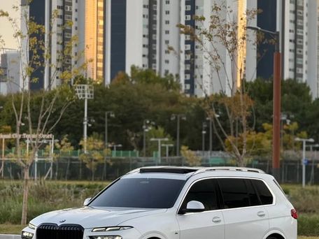 BMW X7, 2023 — photo 2