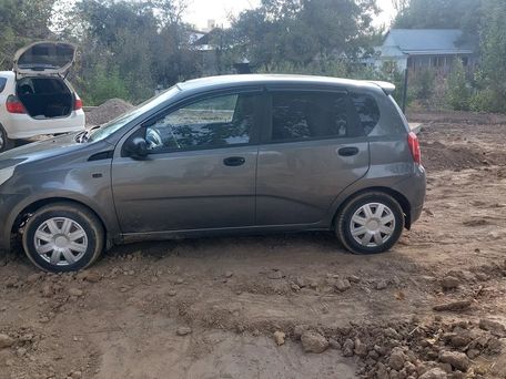 Chevrolet Aveo, 2010 — сүрөт 3