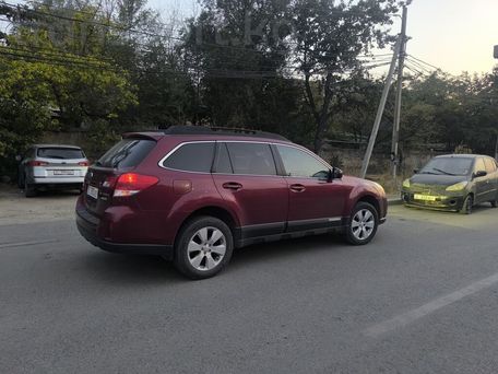 Subaru Outback, 2010 — 照片 1