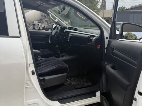 Toyota Hilux, 2021 — сүрөт 3