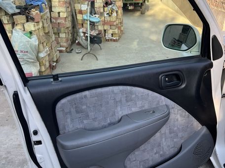 Toyota Raum, 2000 — сүрөт 6