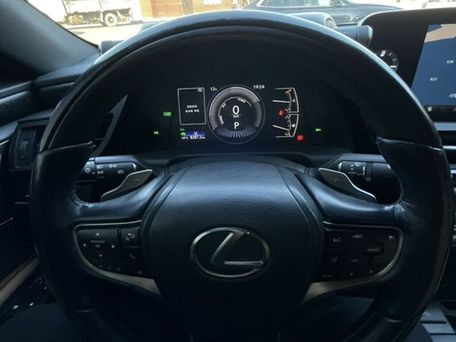 Lexus ES, 2022 — photo 10