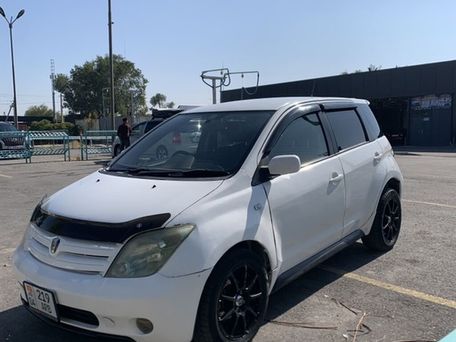 Toyota Ist, 2004 — 照片 1