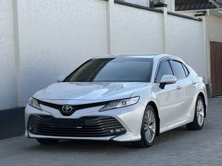 Toyota Camry, 2018 — сүрөт 1