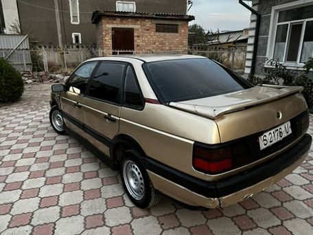 Volkswagen Passat, 1988 — фото 2