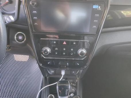 SsangYong Tivoli, 2022 — photo 9