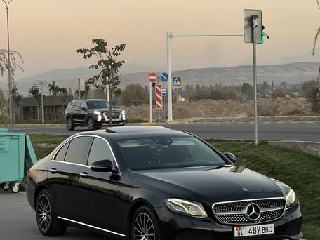 Mercedes-Benz E-Class, 2017 — photo 6