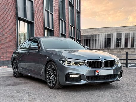 BMW 5 Series, 2019 — photo 1