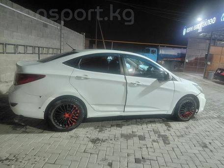 Hyundai Accent, 2011 — 照片 11
