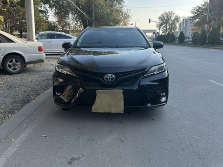 Toyota Camry, 2018 — 照片 1