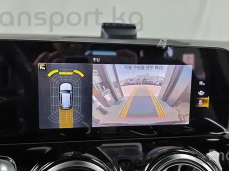 Mercedes-Benz GLB, 2023 — photo 13