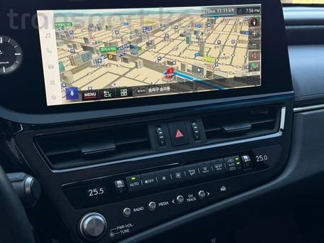 Lexus ES, 2023 — photo 14