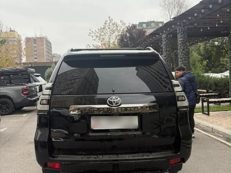 Toyota Land Cruiser Prado, 2022 — 照片 4