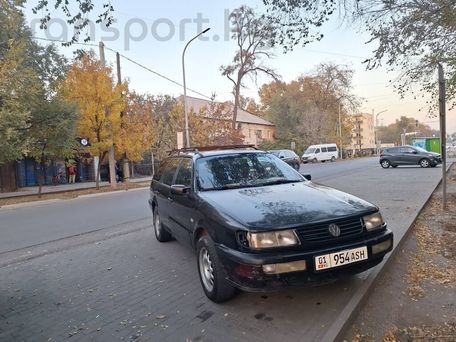 Volkswagen Passat, 1994 — photo 1