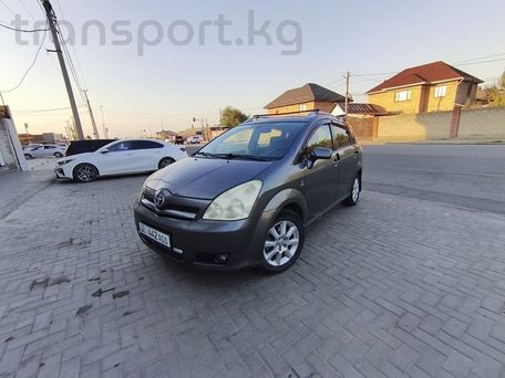 Toyota Corolla Verso, 2004