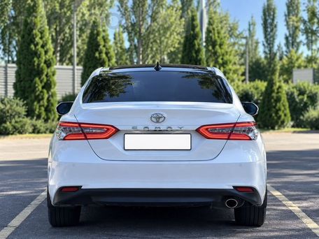 Toyota Camry, 2018 — 照片 4