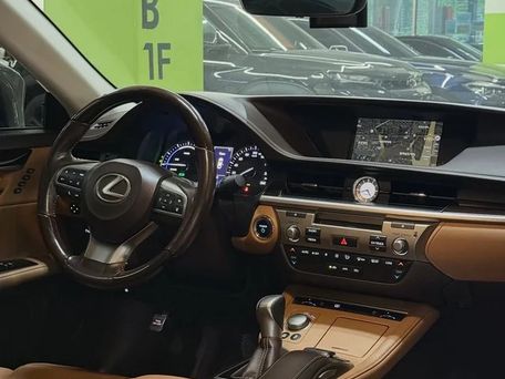 Lexus ES, 2017 — photo 10