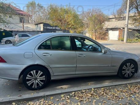 Mercedes-Benz C-Класс, 2003 — 照片 4