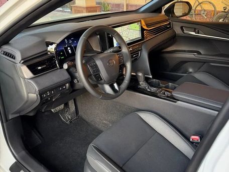 Toyota Camry, 2026 — 照片 9