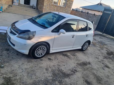 Honda Fit, 2002 — photo 2