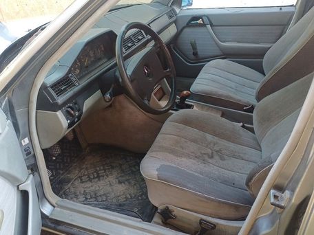 Mercedes-Benz W124, 1990 — сүрөт 8