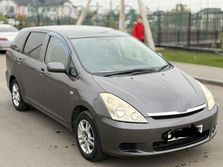 Toyota Wish, 2003 — 照片 2