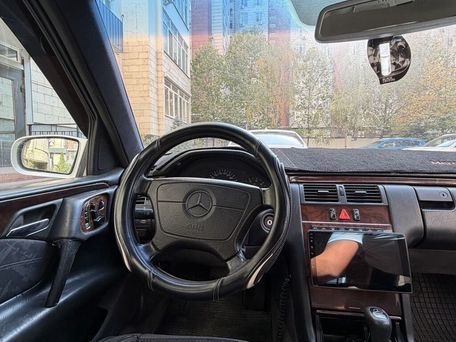 Mercedes-Benz E-Класс, 1996 — сүрөт 4