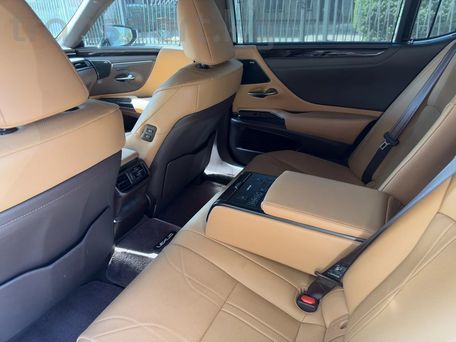 Lexus ES, 2021 — photo 9