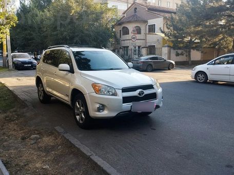 Toyota RAV4, 2018 — фото 1