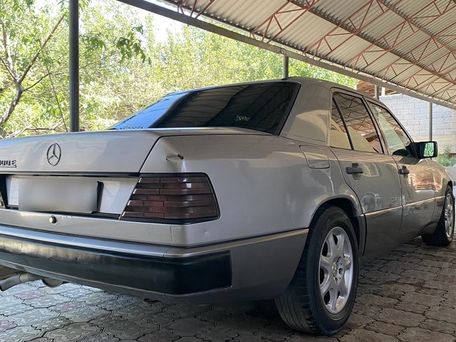 Mercedes-Benz W124, 1989 — сүрөт 5