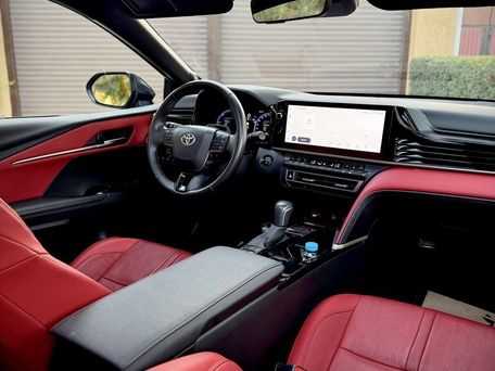 Toyota Camry, 2025 — 照片 10