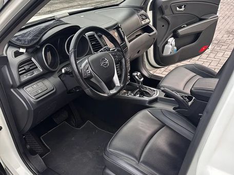 SsangYong Tivoli, 2018 — photo 8