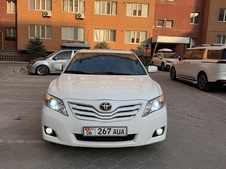 Toyota Camry, 2010 — фото 1