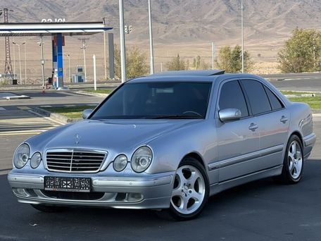Mercedes-Benz E-Класс, 2001 — 照片 1