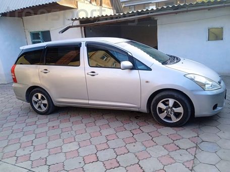 Toyota Wish, 2003 — photo 2