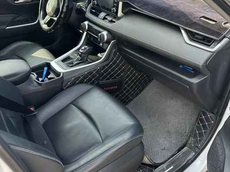 Toyota RAV4, 2019 — сүрөт 8
