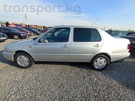Volkswagen Vento, 1996 — 照片 2