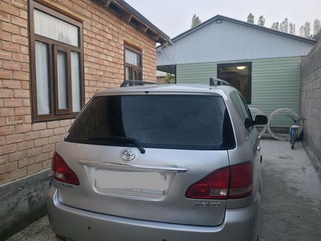 Toyota Avensis Verso, 2002 — 照片 4