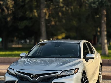 Toyota Camry, 2021 — фото 1