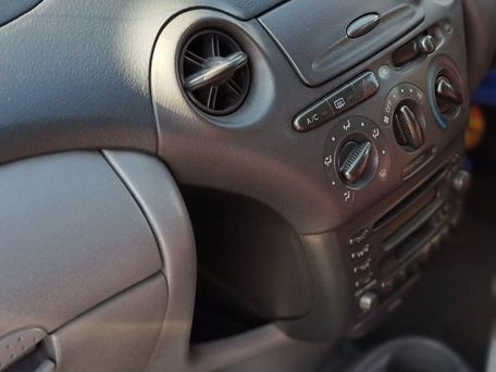 Toyota Vitz, 1999 — 照片 4