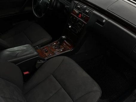 Mercedes-Benz E-Class, 2000 — photo 8